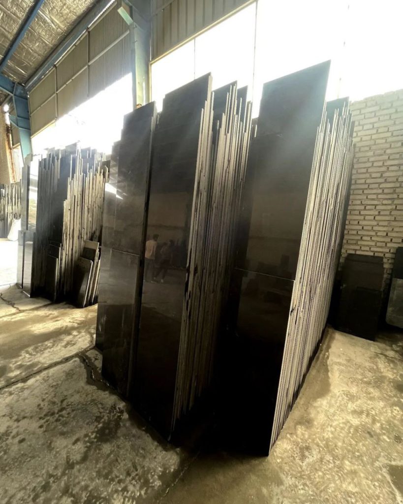 سنگ گرانیت مشکی براق تویسرکان 40 طولی